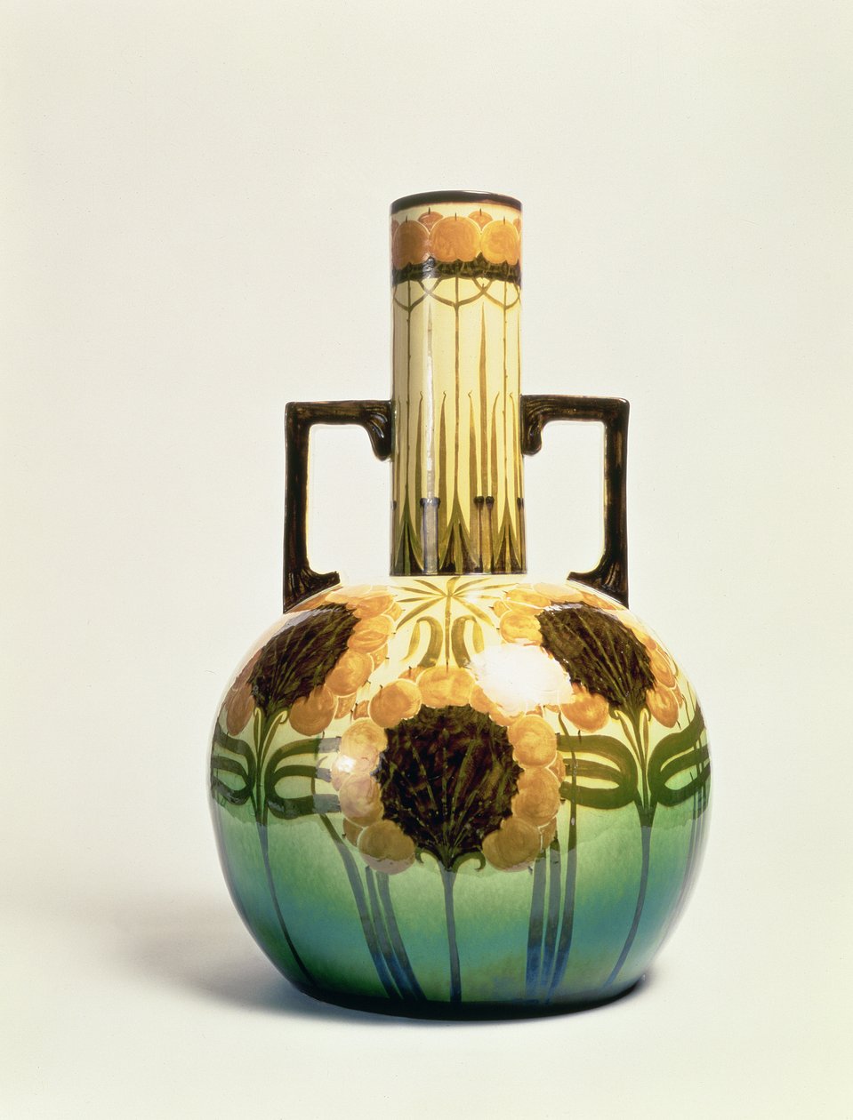 Vaso, decorado por Clarissa Ault, c.1890 de Christopher Dresser
