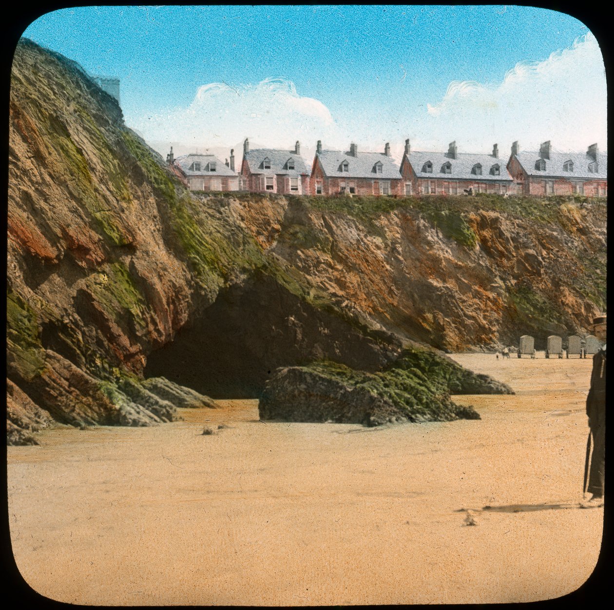 Praia e falésias, Newquay, Cornualha, final do século XIX ou início do século XX de Church Army Lantern Department