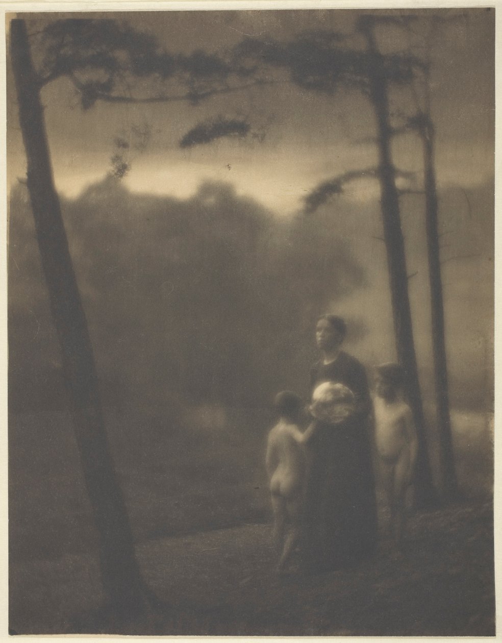 Noite—Mãe e Meninos de Clarence H. White