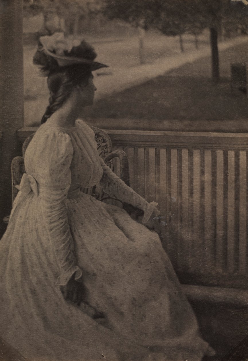 Na varanda, Julia Hall McCune, c. 1897 de Clarence H. White