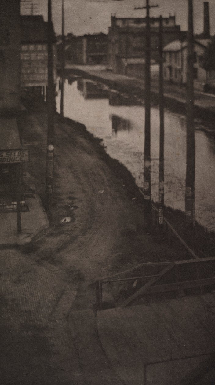 Telegraph Poles, 1898. de Clarence H. White