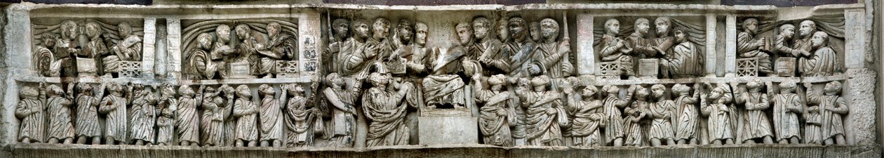 Constantino distribuindo dinheiro ao povo Liberalitas. Detalhe do Arco de Constantino, 312-3 de Classical Antiquities