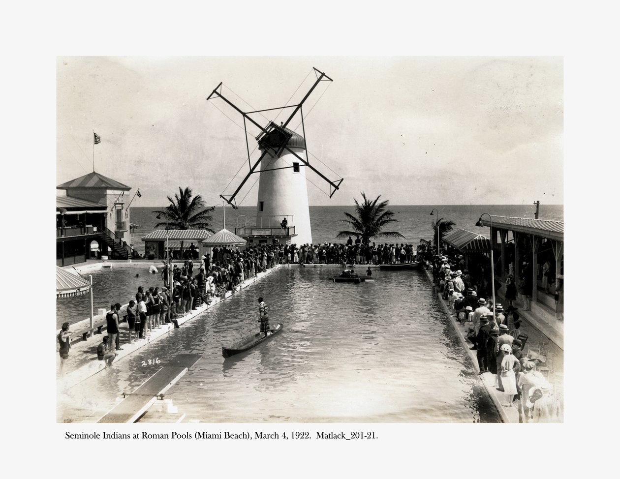 Índios Seminole em Roman Pools, Miami Beach, 4 de março de 1922 de Claude C. Matlack