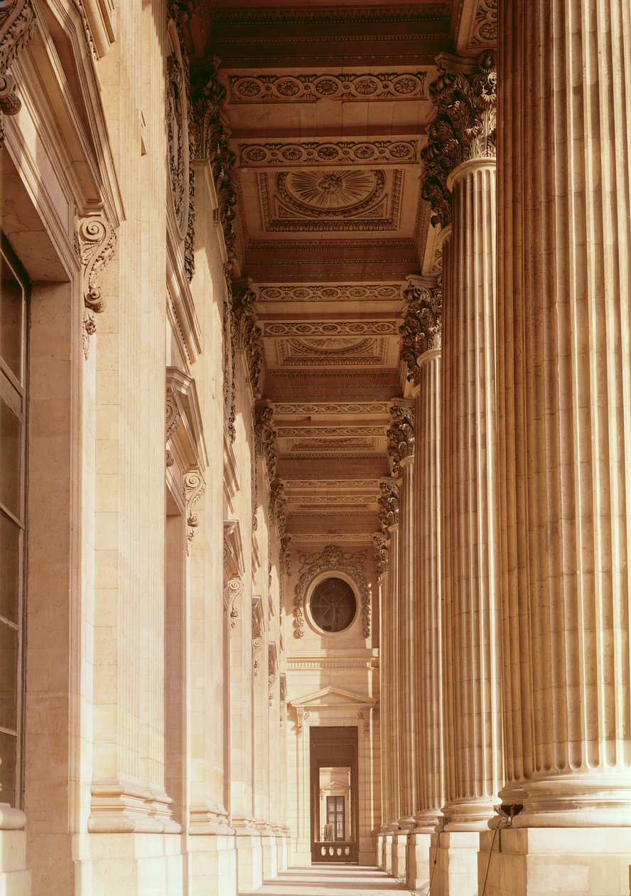 Vista da colunata do Louvre de Claude Perrault