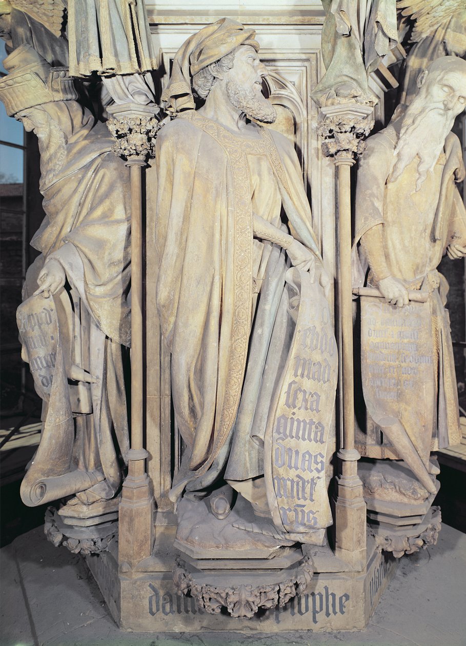 O Poço de Moisés, detalhe mostrando o pedestal hexagonal com figuras de Daniel (centro), Zacarias (esquerda) e Isaías (direita) 1395-1404 de Claus and Malouel, Jean Sluter