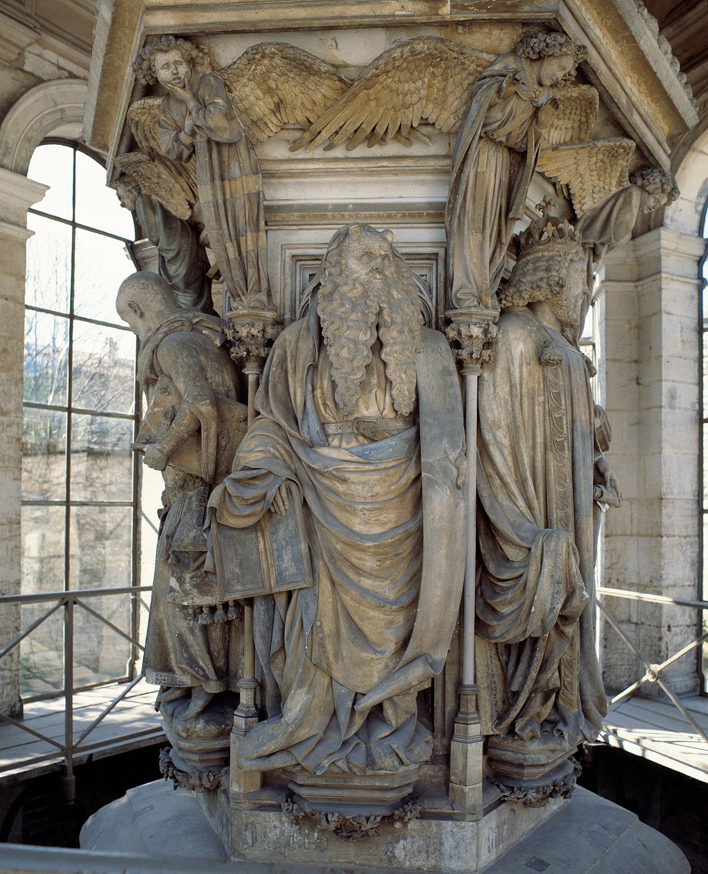 A base do Poço de Moisés mostra os profetas que recontaram a vinda de Cristo (escultura) de Claus Sluter