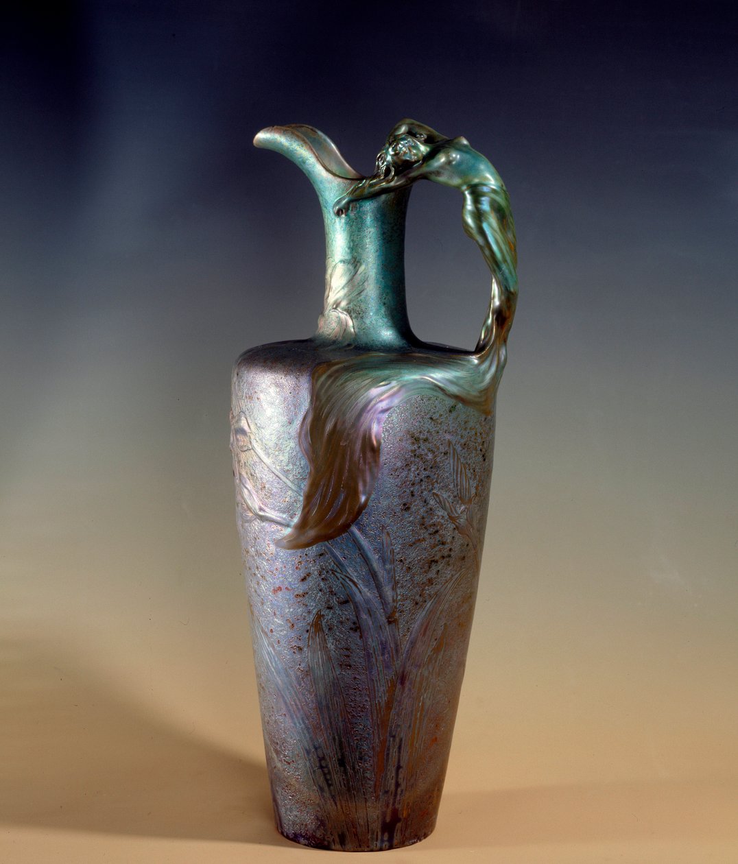 Art Nouveau: Faiança e Candelabro Metálico de Clement Massier (1845-1917) 1893-1894 Paris, Musee d