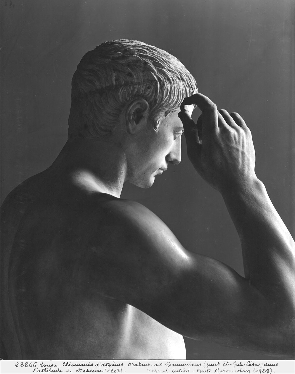 Marcelo como Mercúrio, identificado variavelmente como Germânico, César e Otávio, c.23 aC (mármore) (detalhe) de Cleomenes