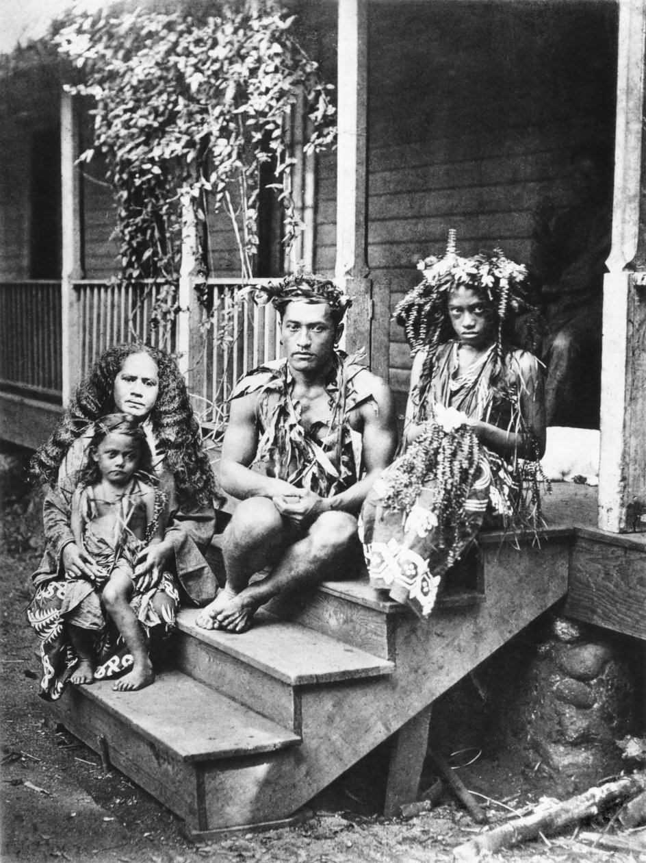 Família taitiana, ilustração de &39;Tahiti&39;, publicada em Londres, 1882 de Colonel Stuart Wortley