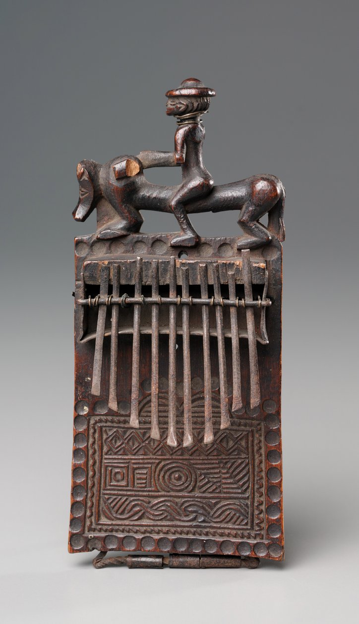 Thumb Piano, final de 1800 (madeira e ferro) de Congolese School