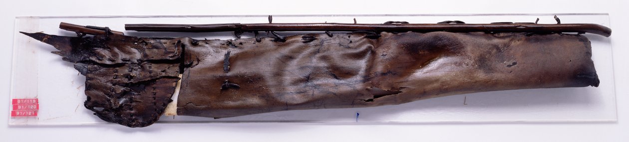 Quiver encontrado com o Oetzi Iceman (camurça de couro) de Copper Age