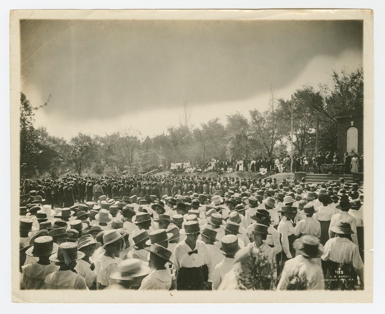 Formatura no Instituto Tuskegee, c.1916-18 (foto p/b) de Cornelius Marion Battey