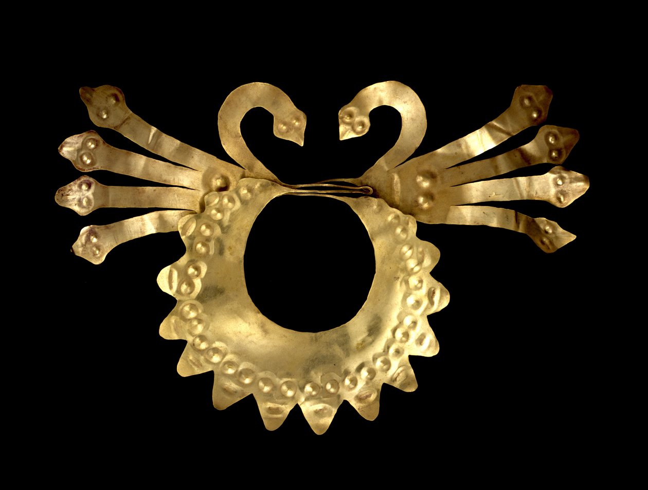 Ornamento de nariz com serpentes de Culture Nazca