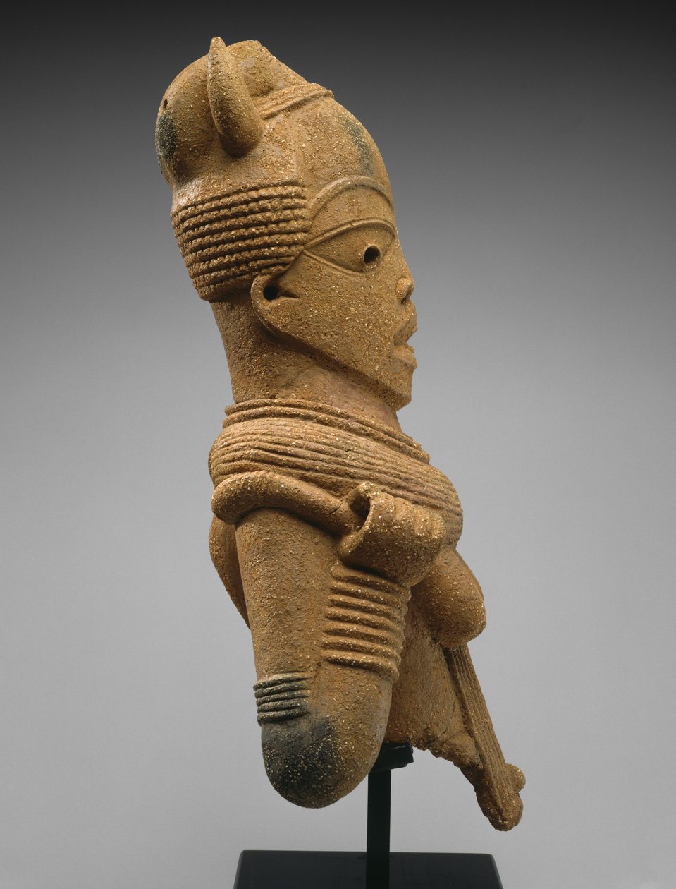 Cabeça e tronco de uma figura feminina, região de Jos Plateau, Nigéria, 500 AC-200 DC (louça de barro) de Culture Nok