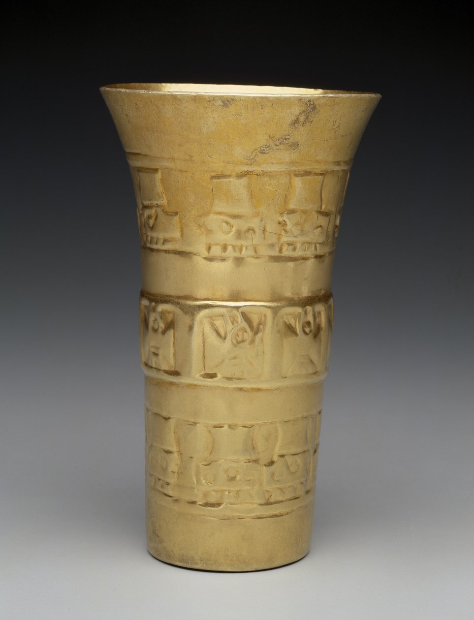 Taça: Pássaros e cabeças, 900-1100 (ouro) de Culture Sicán