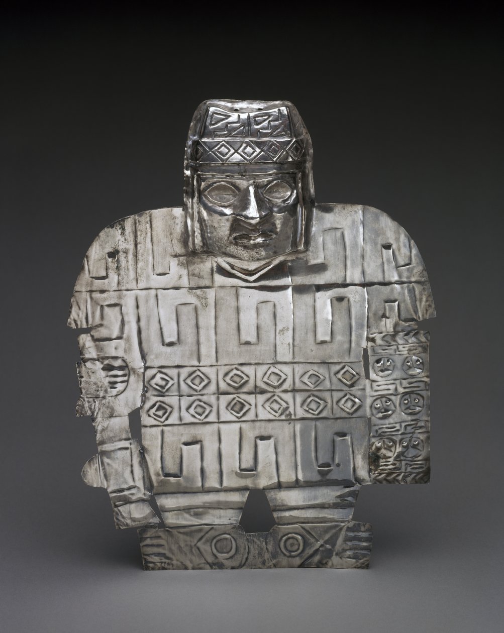Guerreiro, 650-900 DC (prata martelada, cortada e perseguida) de Culture Wari