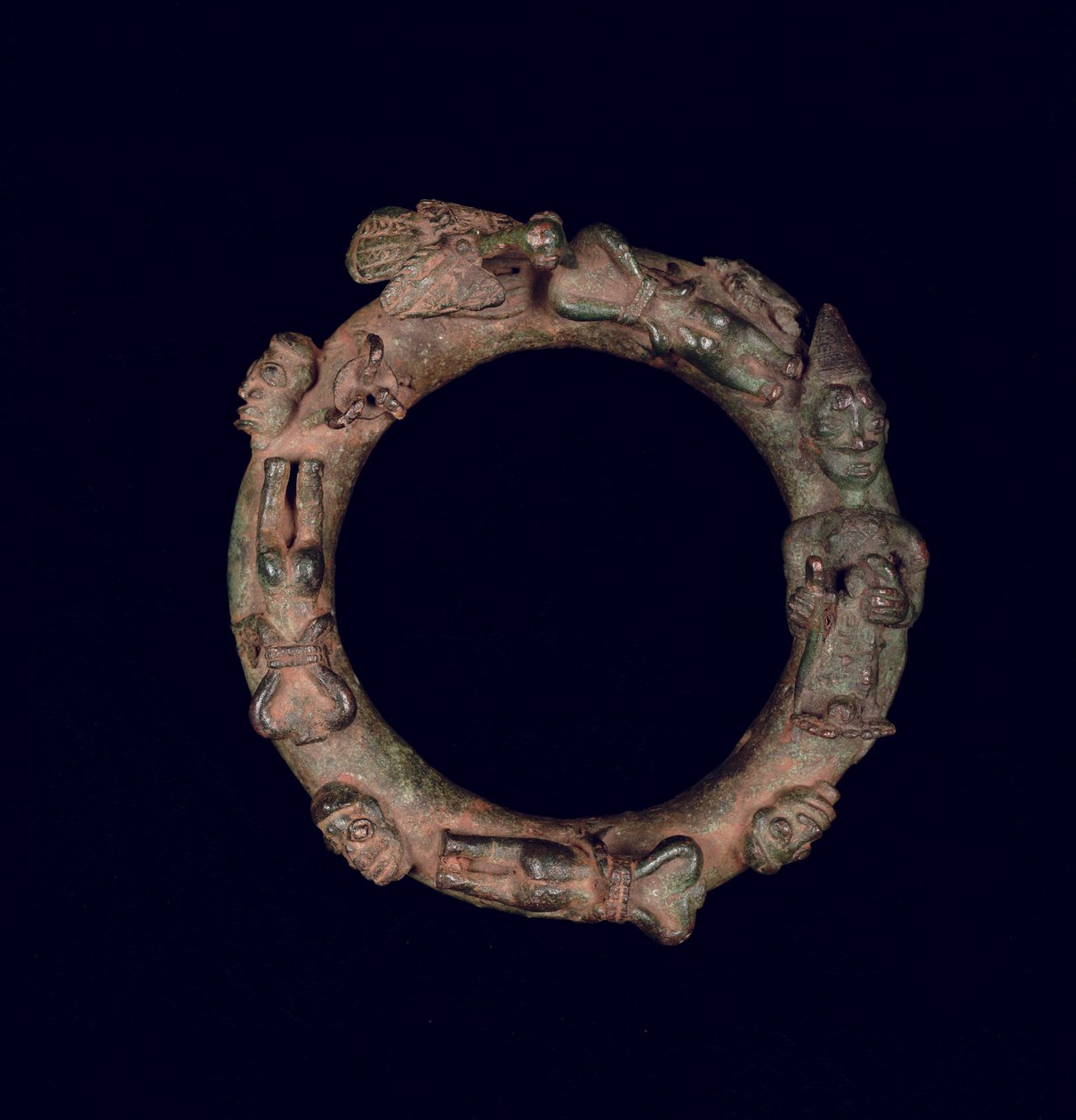 Anel que representa o sacrifício ritual de Yoruba Culture