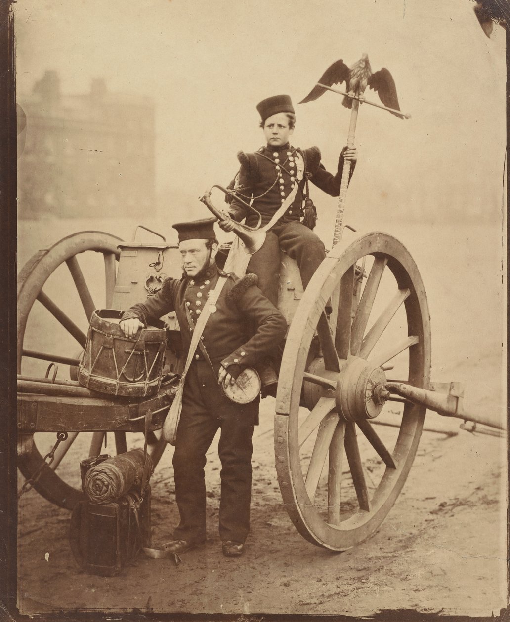 Trompetista Gritten e trompetista Lang em Woolwich, 1856. de Cundall and Howlett