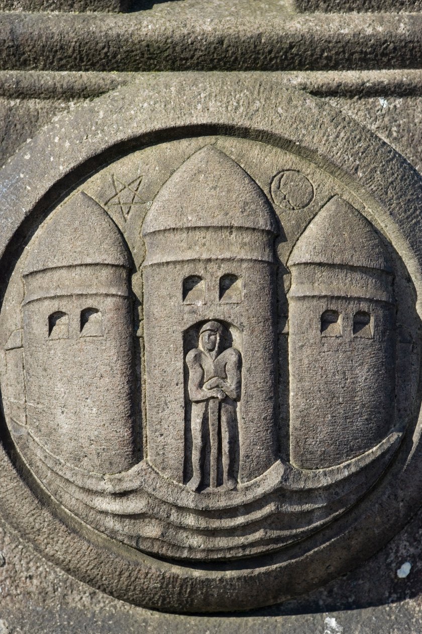 Três torres, símbolo, esculpido, em, um, coluna pedra, em, a, corredor cidade, quadrado de Danish School