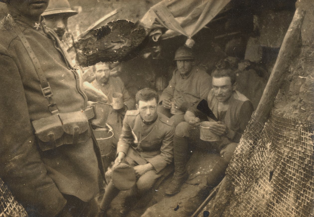Grupo de soldados em uma trincheira durante a primeira guerra mundial de Dario Gentilini