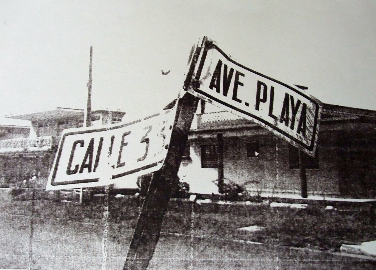 Placa de rua em preto e branco de David Studwell