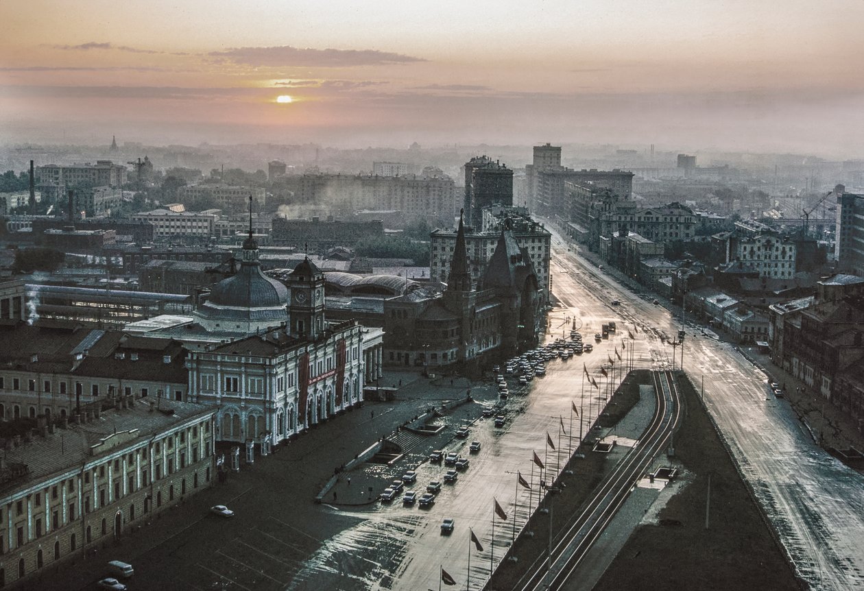 Praça Komsomol de Moscovo da URSS, estações de Leninegrado e Yaroslavl de Dean Conger