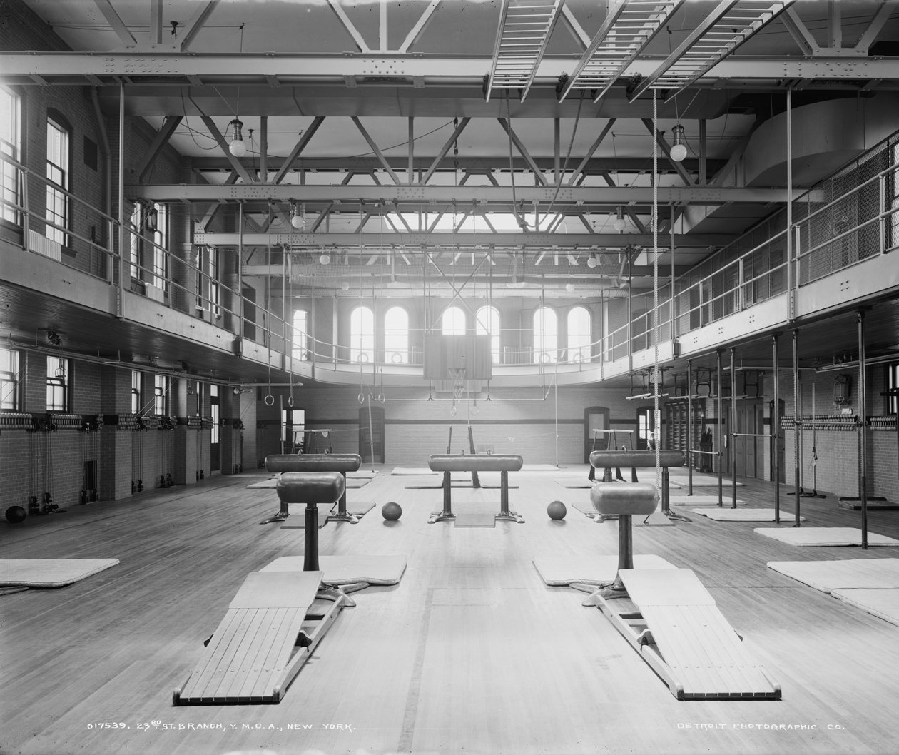 23rd St. Branch, YMCA, Nova York, c.1900-06 de Detroit Publishing Co.