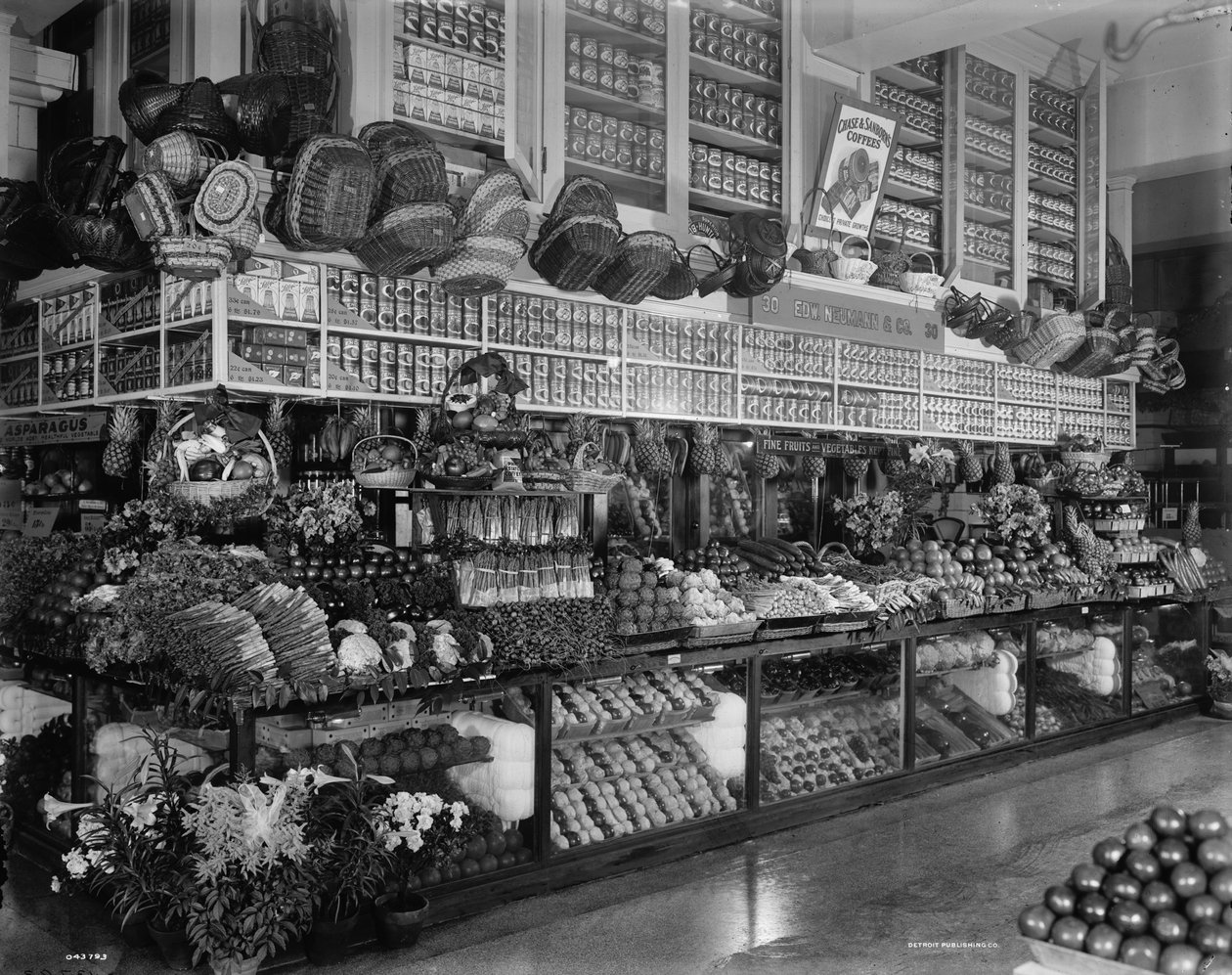 Edw. Neumann, Broadway Market, Detroit, Michigan, c.1905-15 de Detroit Publishing Co.