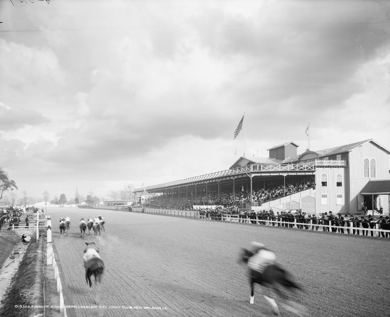 Acabamento de um deficiente, Crescent City Jockey Club, Nova Orleans, Louisiana, c.1906 de Detroit Publishing Co.