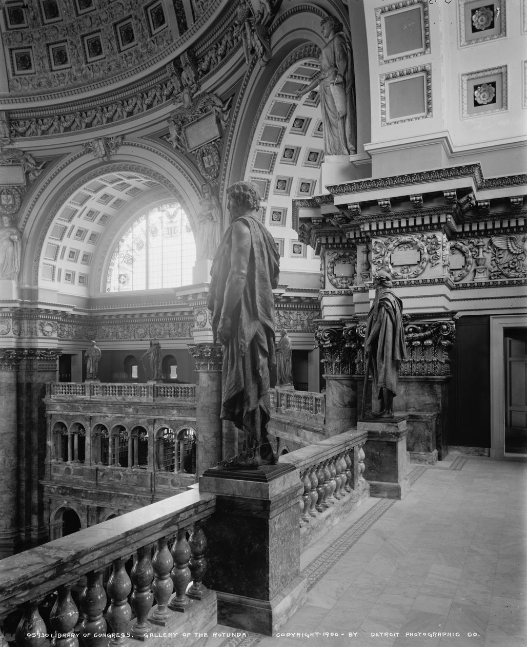 Biblioteca do Congresso, galeria da Rotunda, c.1900 de Detroit Publishing Co.