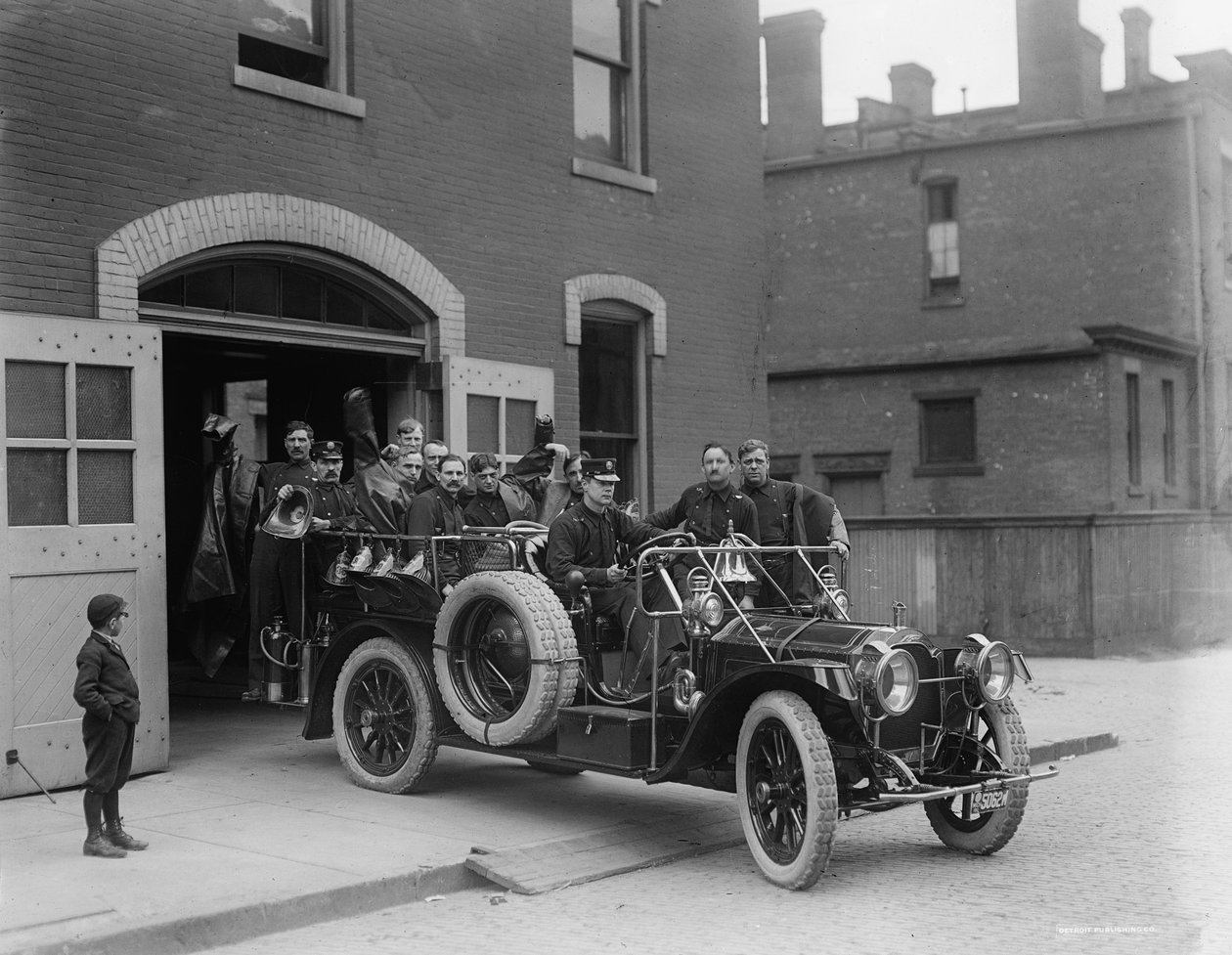 Esquadrão de bombeiros Packard, 1911 de Detroit Publishing Co.
