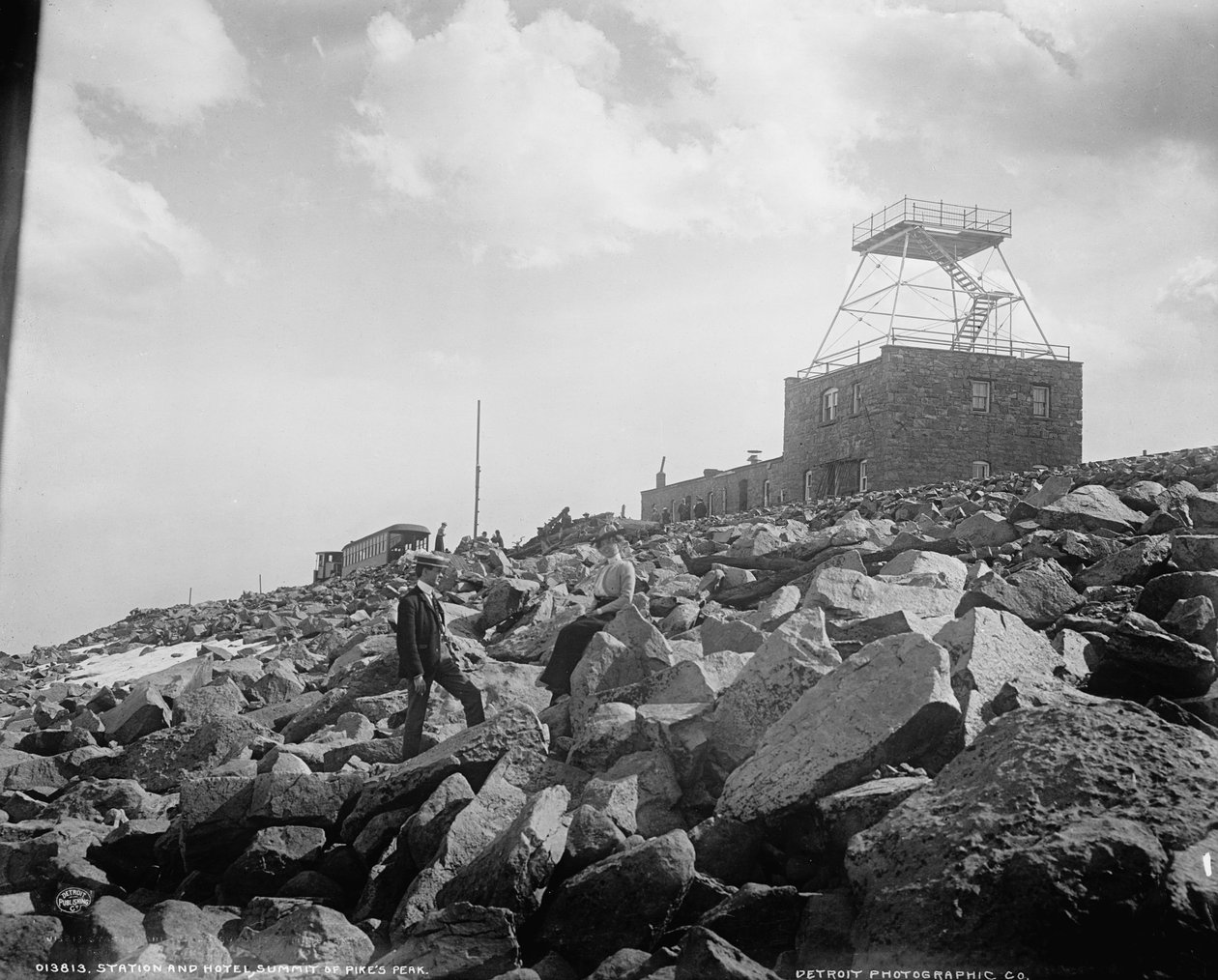 Estação e hotel, cume do pico de Pike, c.1900 de Detroit Publishing Co.