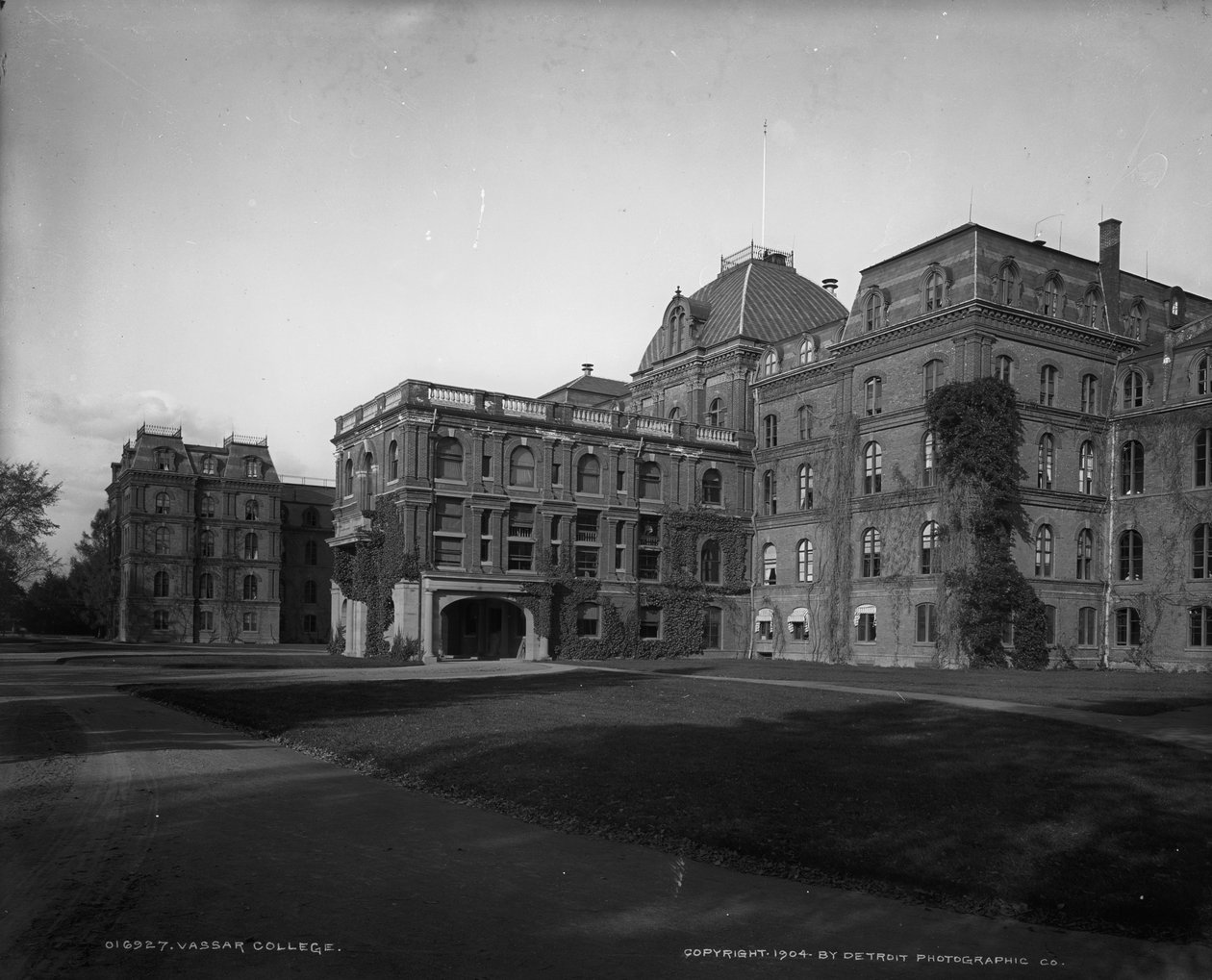 Vassar College, Poughkeepsie, Nova York, c.1904 de Detroit Publishing Co.