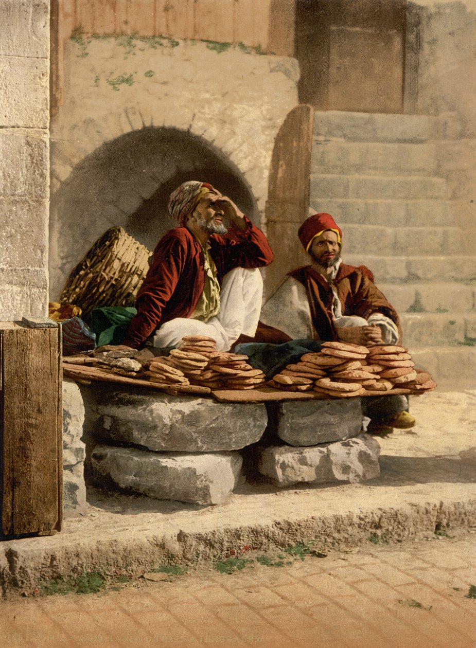 Vendedor de pão de Jerusalém, Terra Santa, c.1890-c.1900 (impressão fotocromática) de Detroit Photographic Co.