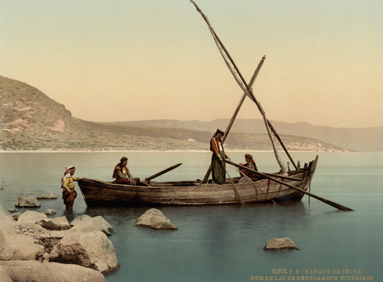 Barco de pescador no lago, Tiberíades, Terra Santa, c.1890-1900 (impressão fotocromática) de Detroit Photographic Co.