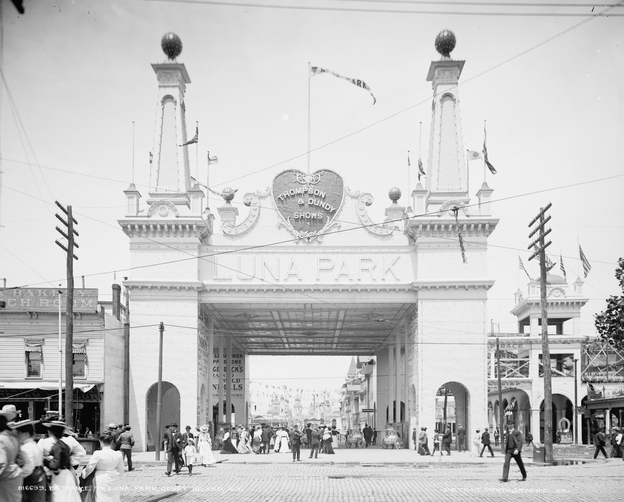 Entrada para Luna Park, Coney Island, Nova York de Detroit Publishing Co.