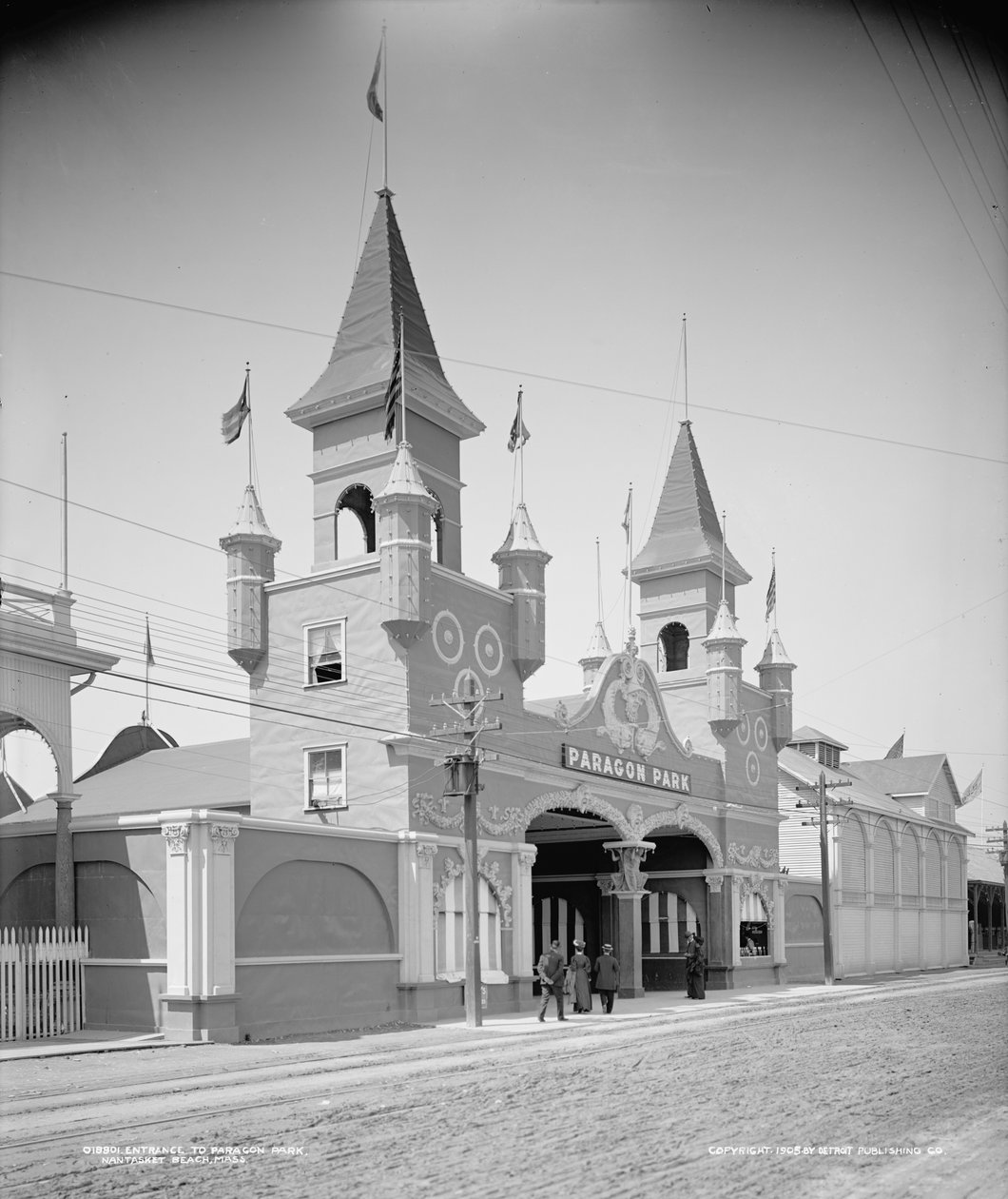 Entrada para Paragon Park, Nantasket Beach, c.1905 (foto a p/b) de Detroit Publishing Co.