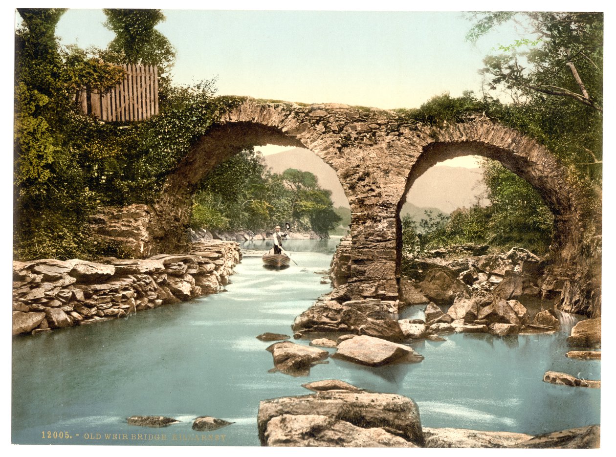 A velha ponte de Weir. Killarney, County Kerry, Irlanda, c.1890-1900 (fotocrom) de Detroit Publishing Co.