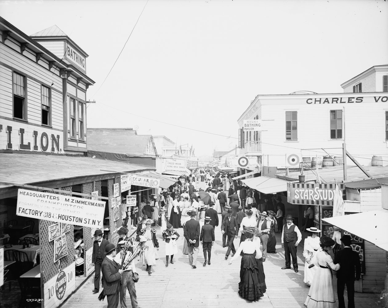 O Bowery olhando para Leste, Rockaway, Nova Iorque de Detroit Publishing Co.