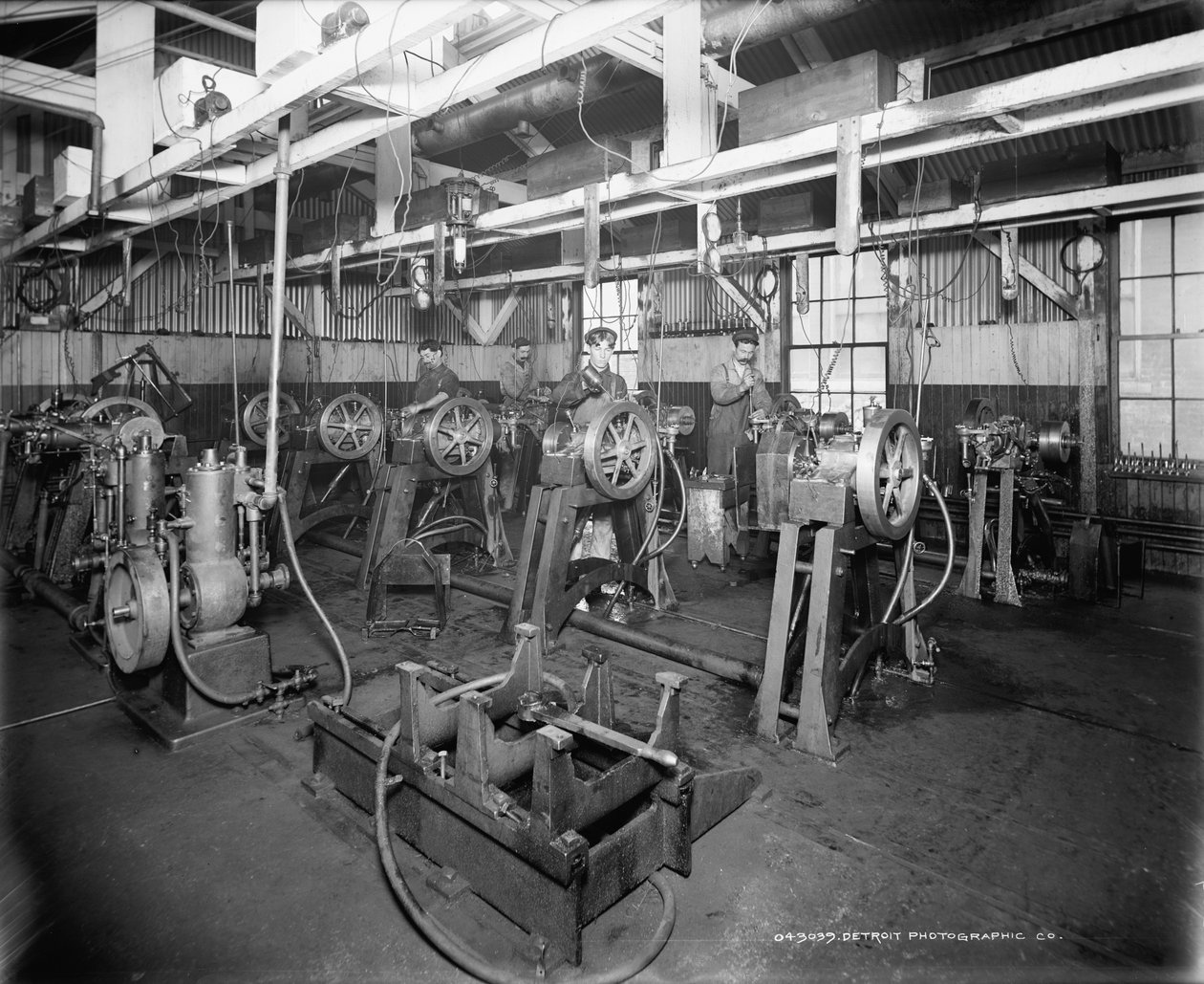 A sala de testes, Leland & Faulconer Manufacturing Company, Detroit de Detroit Publishing Co.