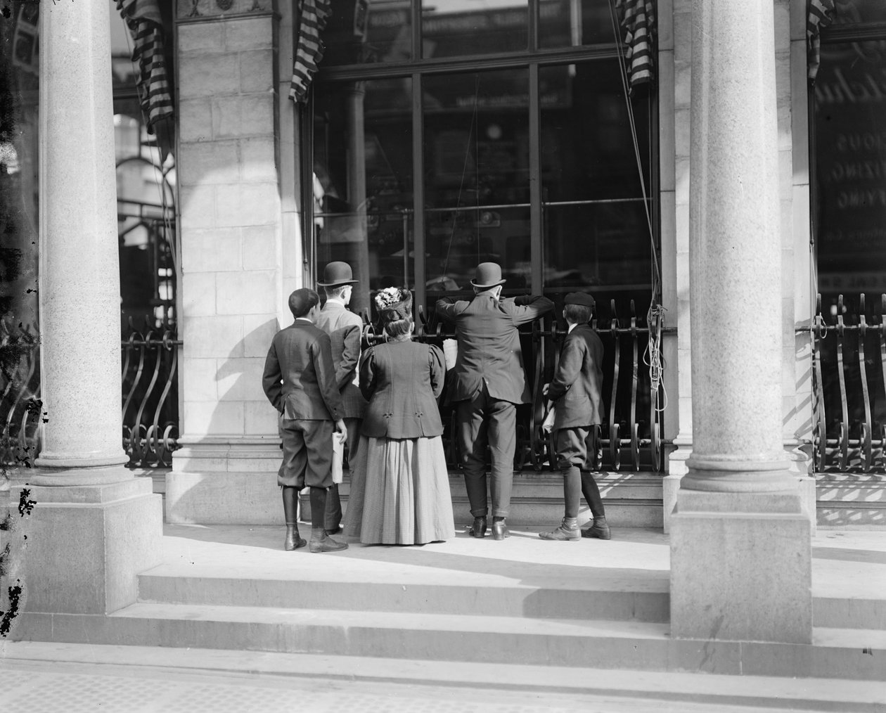 Observando o Herald pressiona, Herald Building, Nova York, NY, c.1900-10 de Detroit Publishing Co.