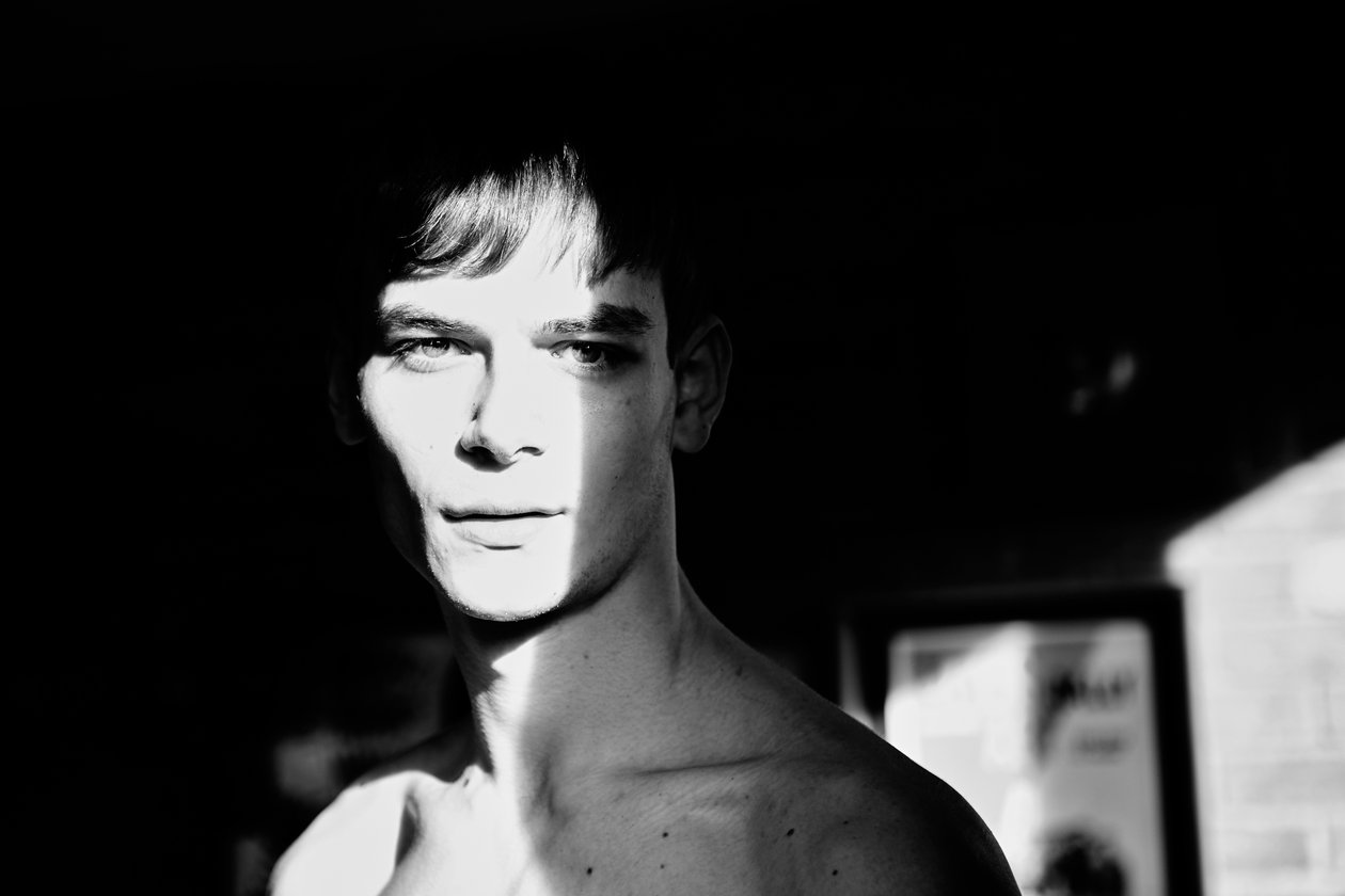 Homens, 2011 (foto) de Diana Gomez