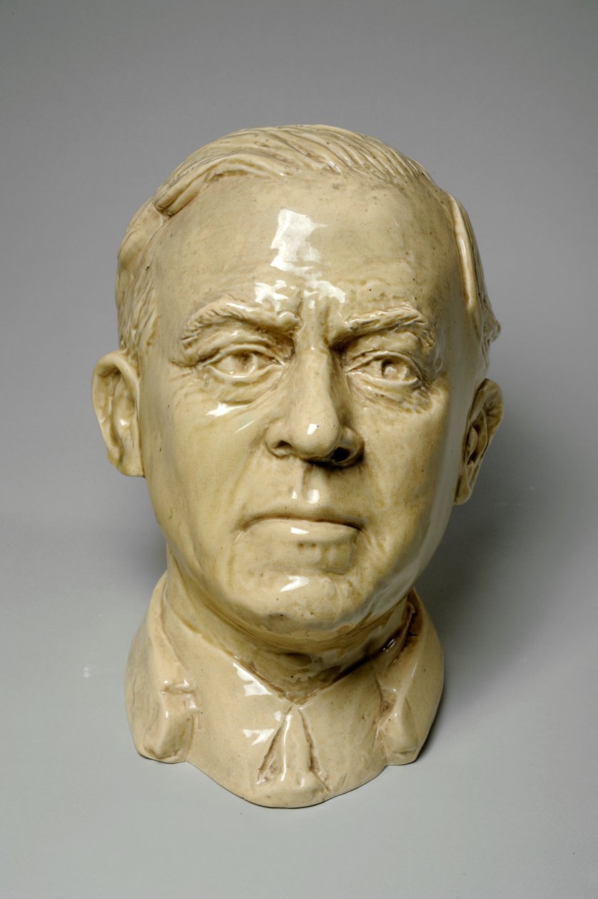 Busto de Homem, c.1934 (cerâmica vitrificada) de Donald Hastings