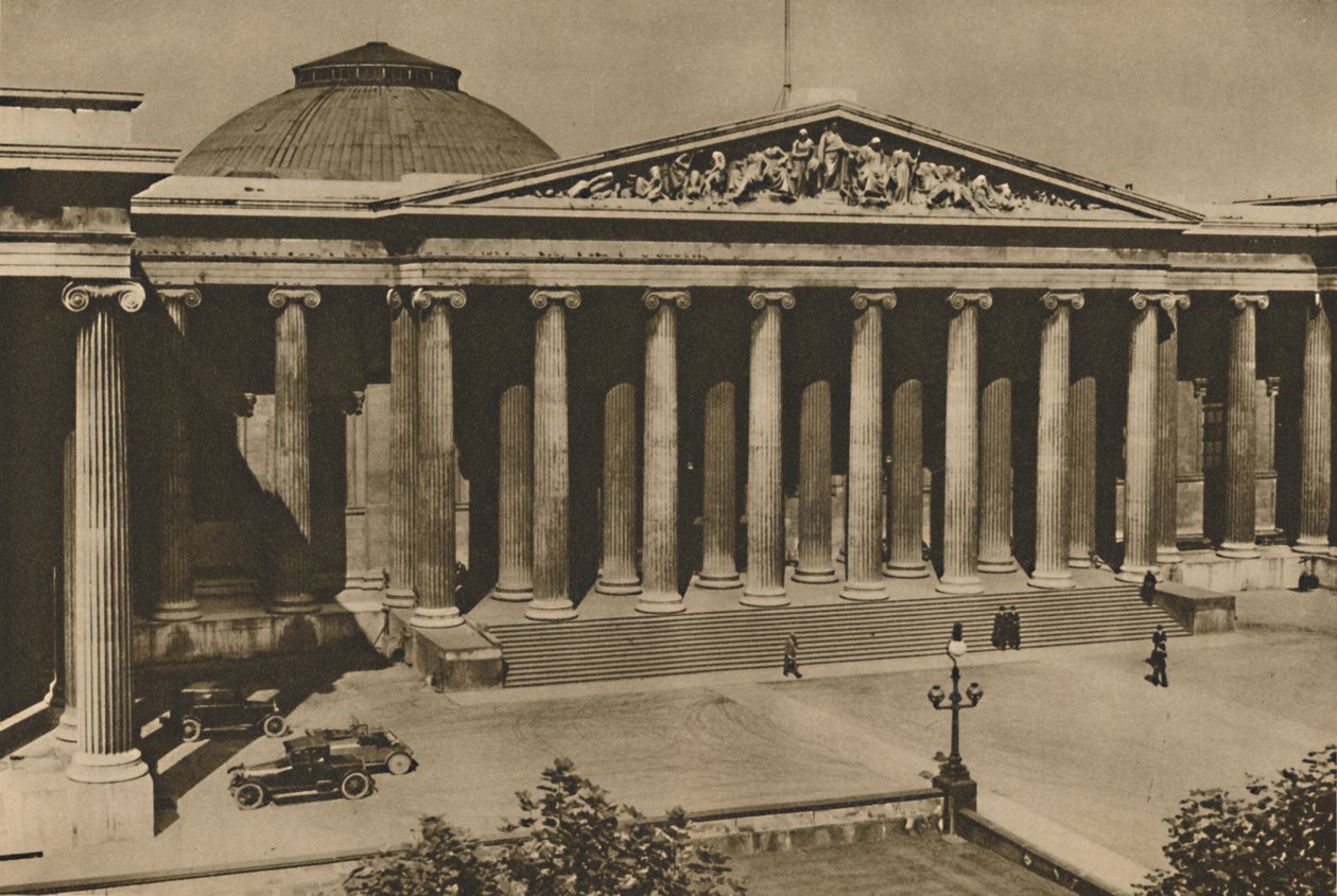 Frente em Colunata do Museu Britânico no Local da Antiga Casa de Montague, c1935. de Donald McLeish