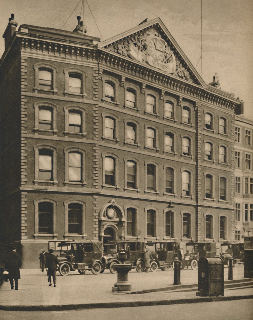 Escritórios do The Times na Queen Victoria Street, perto de um local histórico, c1935. de Donald McLeish
