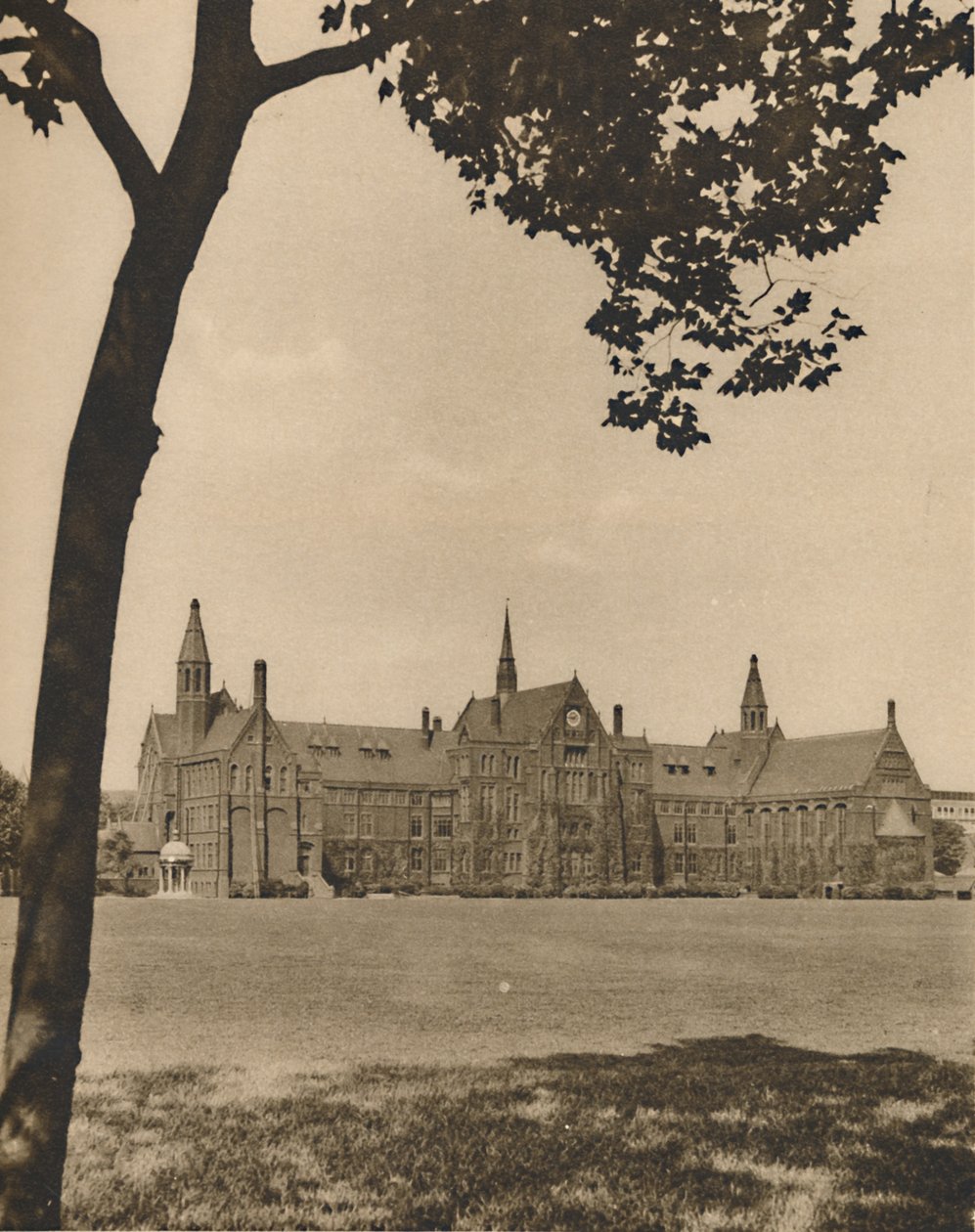 Uma das escolas públicas de Londres: St. Pauls dos campos de jogo, c1935. de Donald McLeish