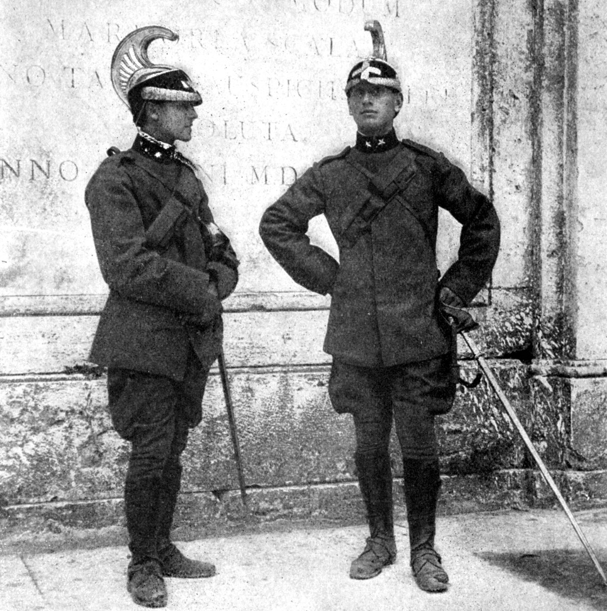 Dois dragões italianos, 1922. de Donald McLeish