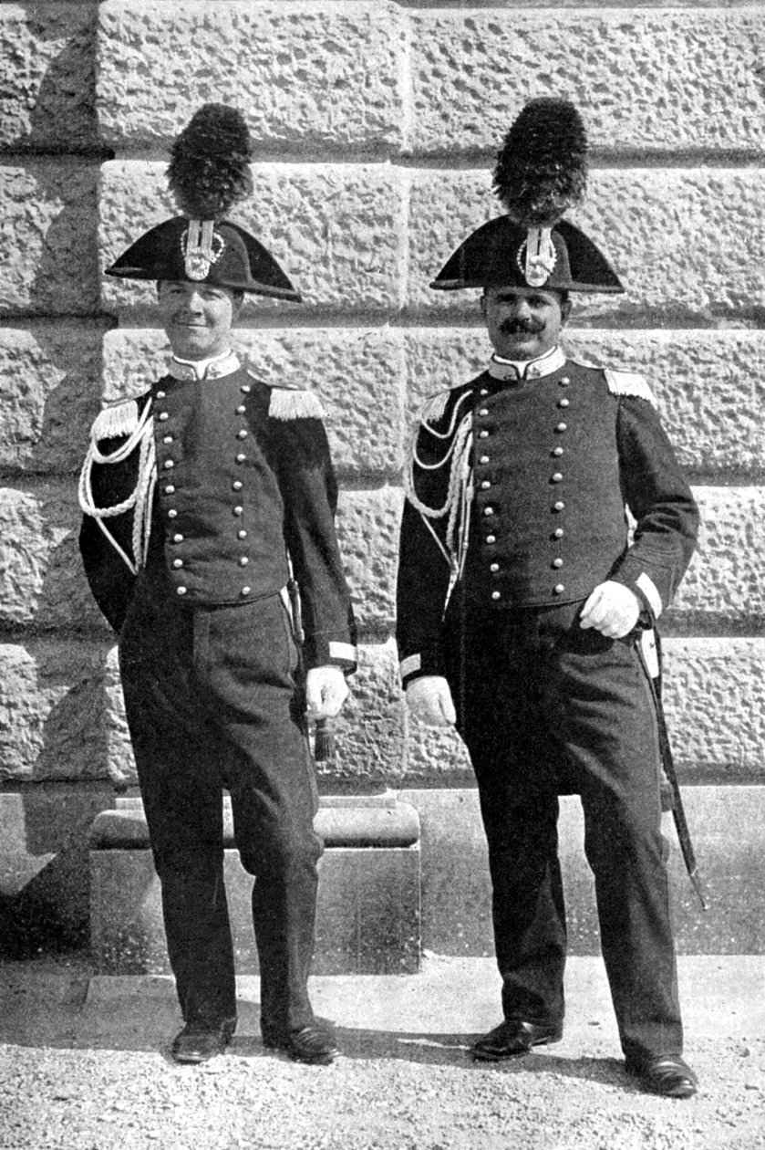 Dois policiais italianos, 1922. de Donald McLeish