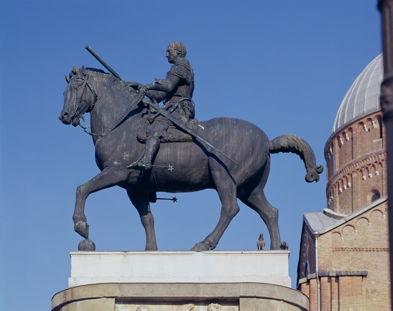 Retrato equestre de Gattamelata, 1453 (bronze) (ver 139006 e 139008) de Donatello