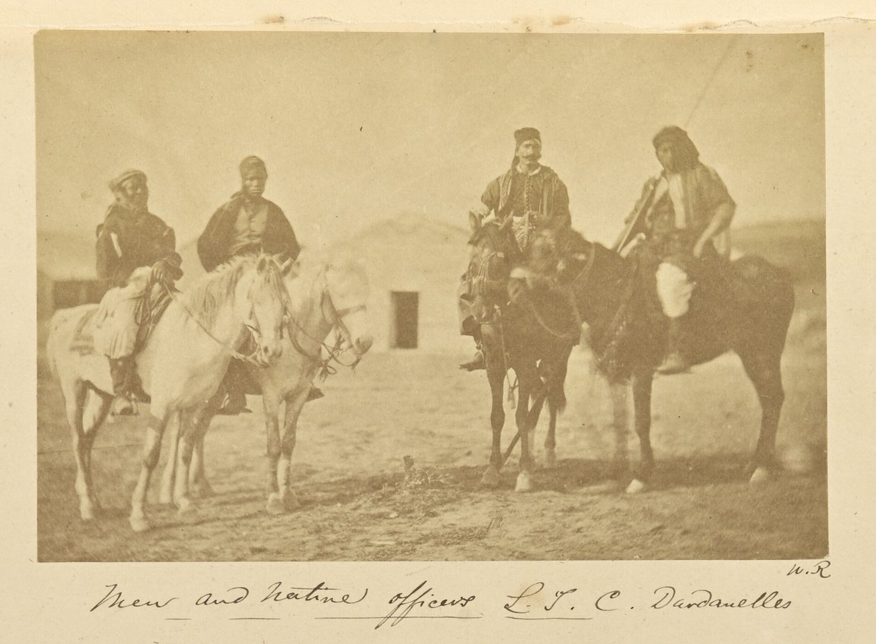 Homens e oficiais nativos L.T.C. Dardanelos de Dr. William Robertson